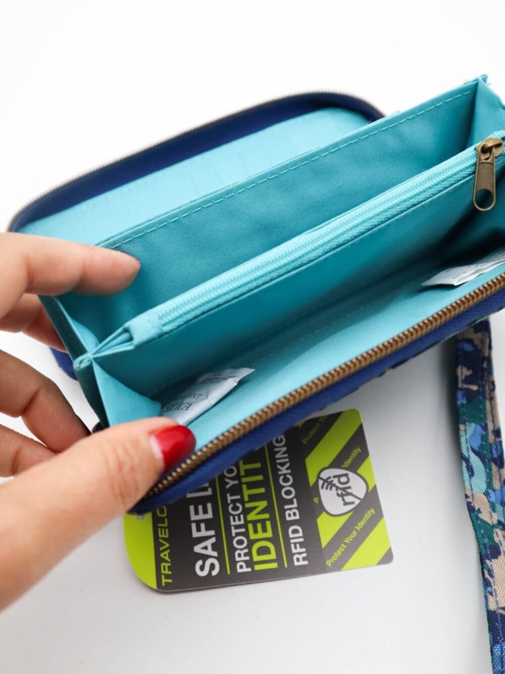Travelon RFID Wristlet Zip Around Wallet Nylon Blue Abstract Print Organizers - Picture 7 of 7